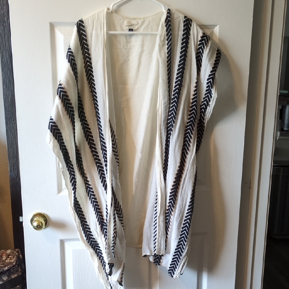 Universal Thread Chevron Patterned Open-Front Sweater - Black and Cream